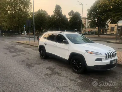 Usata Jeep Cherokee 200 CV (147 kW) 2016 Grigio SUV