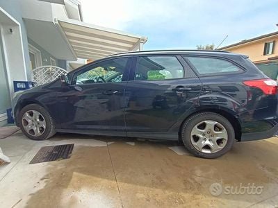 Begagnad Ford Focus 120 HK (88 kW) 2014 Svart Kombi