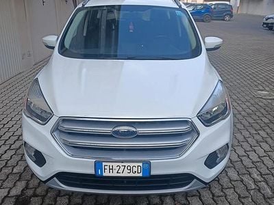 Usata Ford Kuga 120 CV (88 kW) 2017 Bianco SUV