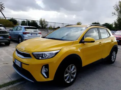 Usata Kia Stonic Urban 84 CV (61 kW) 2022 Giallo SUV