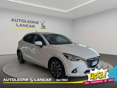 Begagnad Mazda 2 Exceed 105 HK (77 kW) 2016 Vit Sedan