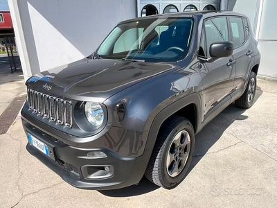 Usata Jeep Renegade Sport 140 CV (102 kW) 2017 Grigio SUV