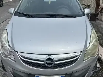 Usata Opel Corsa 85 CV (62 kW) 2012 Utilitaria