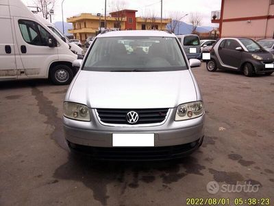 usata VW Touran 7 POSTI *GANCIO TRAINO* 2004