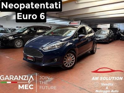 Usata Ford Fiesta 60 CV (44 kW) 2015 Blu Utilitaria
