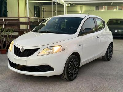 usata Lancia Ypsilon 1.2 69 CV 5 porte Gold '19