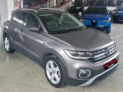 Usado VW T-Cross Advance 110 CV (80 kW) 2020 Gris SUV