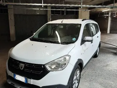 Usata Dacia Lodgy Stepway 100 CV (73 kW) 2017 Bianco Monovolume
