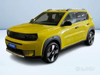 Usata Fiat Grande Panda La Prima 83 kW (113 CV) 2025 Giallo pastello Utilitaria