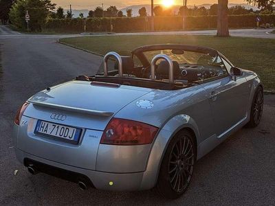 Usata Audi TT Roadster S-Line 224 CV (164 kW) 2000 Argento Cabrio