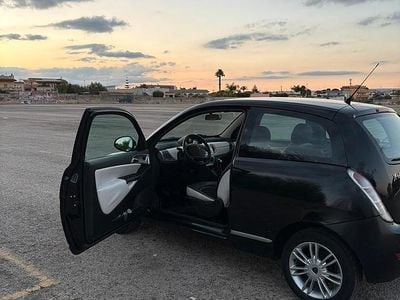 Usata Lancia Ypsilon 69 CV (50 kW) 2011 Nero Utilitaria