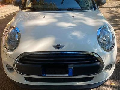 Begagnad Mini One D 95 HK (69 kW) 2017 Vit Halvkombi