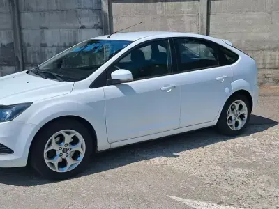 Usata Ford Focus 109 CV (80 kW) 2011 Bianco Berlina