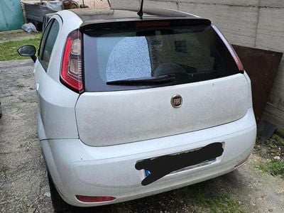 Usata Fiat Grande Punto Active 75 CV (55 kW) 2009 Bianco Utilitaria