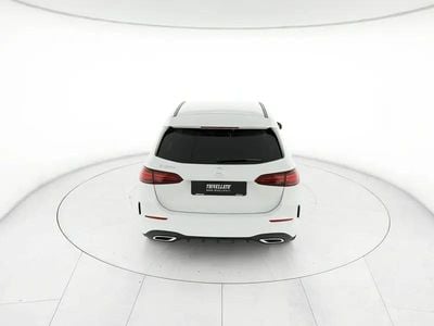 Usata Mercedes B180 AMG Line Premium 116 CV (85 kW) 2023 Bianco Monovolume