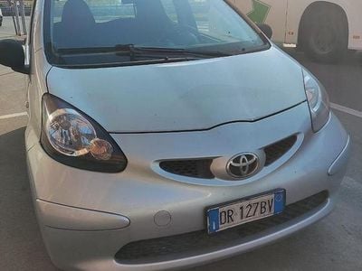 Usata Toyota Aygo 67 CV (49 kW) 2008 Grigio Utilitaria