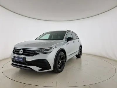 Usata VW Tiguan R-line 150 CV (110 kW) 2022 Reflex silver metallizzato SUV