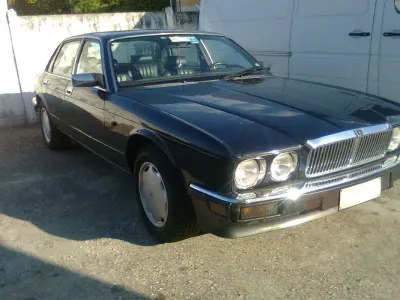 Usata Jaguar XJ6 Sovereign 199 CV (146 kW) 1992 Bluazzurro Berlina