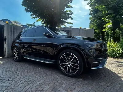 Usata Mercedes GLE300 Premium Plus 272 CV (200 kW) 2023 Nero verde smeraldo SUV