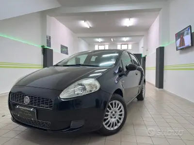 Usata Fiat Grande Punto Dynamic 75 CV (55 kW) 2009 Nero Utilitaria