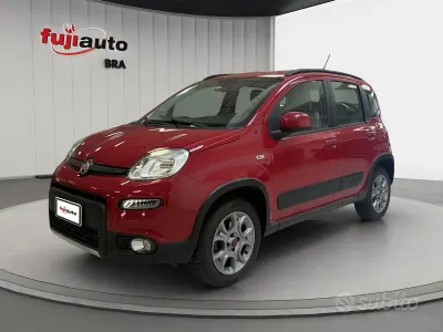 Usata Fiat Panda 4x4 Climbing 86 CV (63 kW) 2013 Rosso Utilitaria