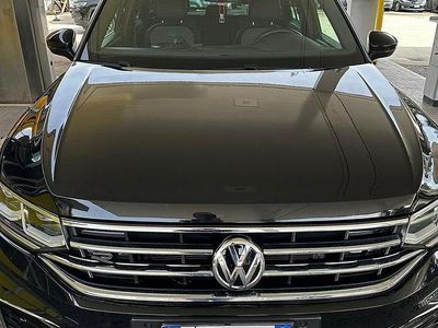 Usata VW Tiguan R-line 150 CV (110 kW) 2023 Nero SUV