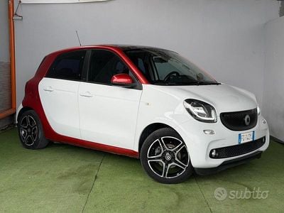 Begagnad Smart ForFour Prime 90 HK (66 kW) 2016 Vit Halvkombi