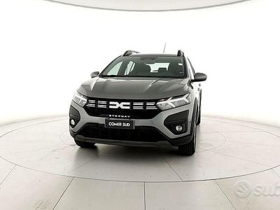 Usata Dacia Sandero Stepway 91 CV (66 kW) 2025 Grigio SUV