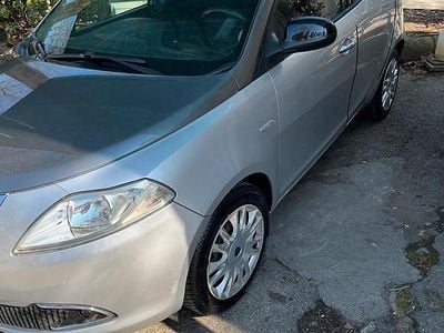 Usata Lancia Ypsilon 85 CV (62 kW) 2011 Grigio Utilitaria