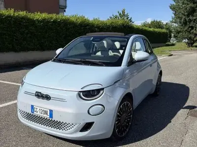 Usata Fiat 500e La Prima 42 kW (58 CV) 2021 Cabrio