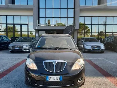 Usata Lancia Ypsilon 60 CV (44 kW) 2008 Nero Utilitaria