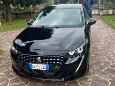 Usata Peugeot 208 75 CV (55 kW) 2023 Nero Utilitaria