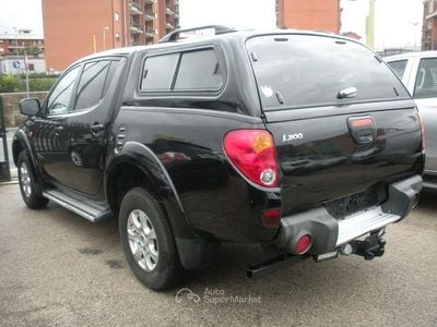 Usata Mitsubishi L200 137 CV (100 kW) 2011 Nero Pick-up