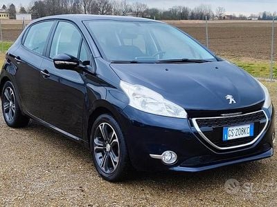 Usata Peugeot 208 Allure 82 CV (60 kW) 2014 Blu Utilitaria