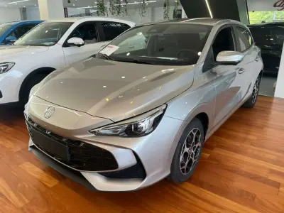 Nuova MG MG3 Luxury 102 CV (75 kW) 2026 Argento Utilitaria