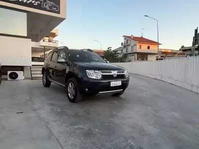 Usata Dacia Duster Lauréate 107 CV (78 kW) 2011 Grigio SUV