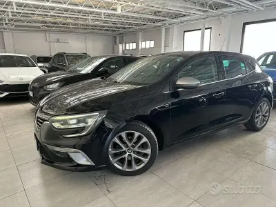 Usata Renault Mégane GT Line GT-Line 140 CV (102 kW) 2019 Nero pastello Berlina