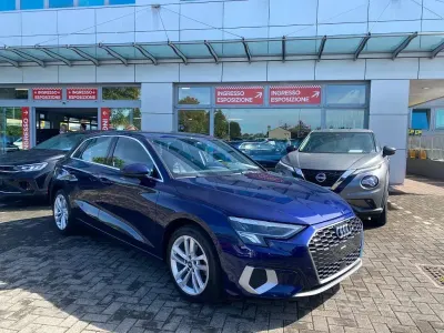 Usata Audi A3 Business 150 CV (110 kW) 2021 Blu Berlina