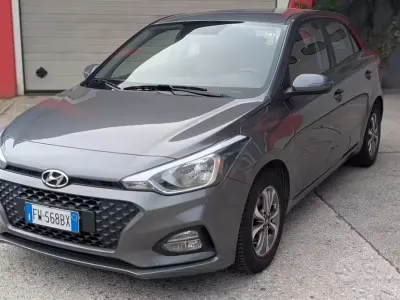 Usata Hyundai i20 75 CV (55 kW) 2019 Grigio Utilitaria