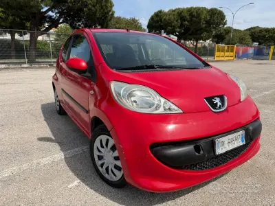 Käytetty Peugeot 107 68 HP (50 kW) 2007 Punainen Viistoperä