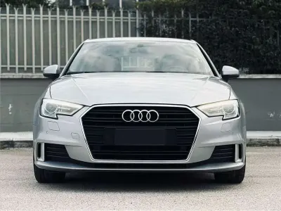 Usata Audi A3 Business 116 CV (85 kW) 2018 Grigio Berlina