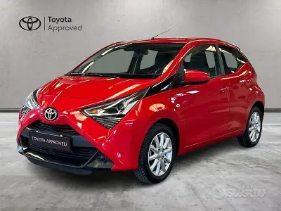 Usata Toyota Aygo X-play 72 CV (52 kW) 2019 Rosso Utilitaria