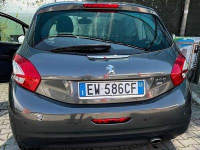 Usata Peugeot 208 Allure 92 CV (67 kW) 2014 Grigio Utilitaria