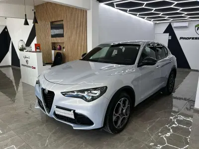 Usata Alfa Romeo Stelvio 162 CV (119 kW) 2023 Grigio moonlight SUV