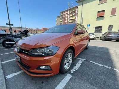 Usata VW Polo Comfortline 95 CV (69 kW) 2019 Arancione Utilitaria