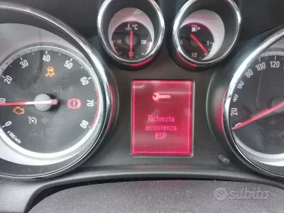 Usata Opel Astra 60 CV (44 kW) 2015 Nero Station wagon
