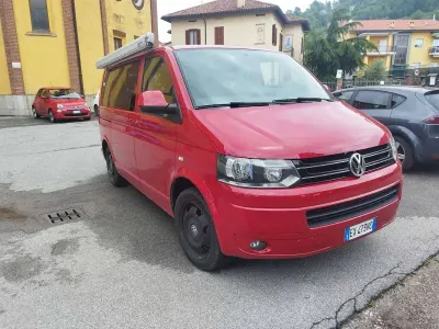 Usata VW Caravelle 179 CV (131 kW) 2014 Rosso Furgone