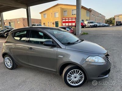 usata Lancia Ypsilon 1.3 mjt 2015 95cv finanziabile gara