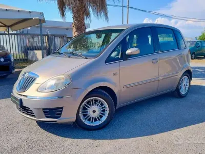 Usata Lancia Musa 95 CV (69 kW) 2008 Beige Monovolume