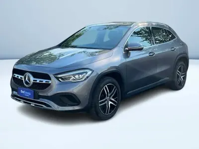 Usata Mercedes GLA180 136 CV (100 kW) 2022 Grigio SUV